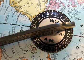 Putin, Holding a Weak Hand, Raises the Stakes