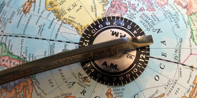 Putin, Holding a Weak Hand, Raises the Stakes