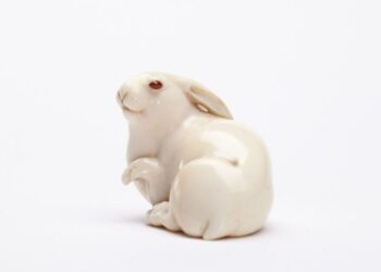The Hare With Amber Eyes, by Edmund de Waal. A Review.