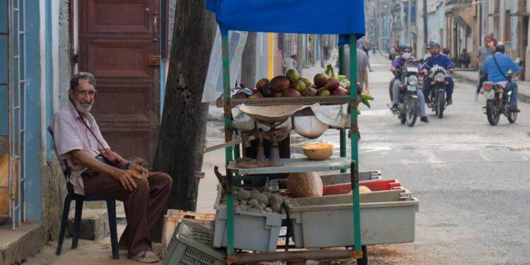 Cuba’s Bustling Black Markets Hold an Important Economic Lesson