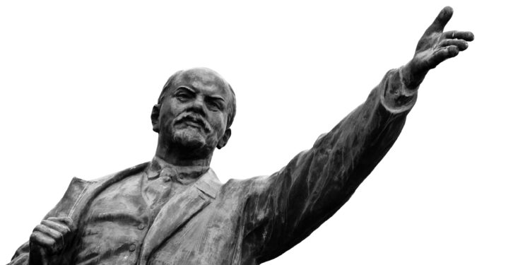 14 Signs of Totalitarianism