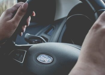 US Big Three Auto Companies Commit to Making Cars That People Don’t Want