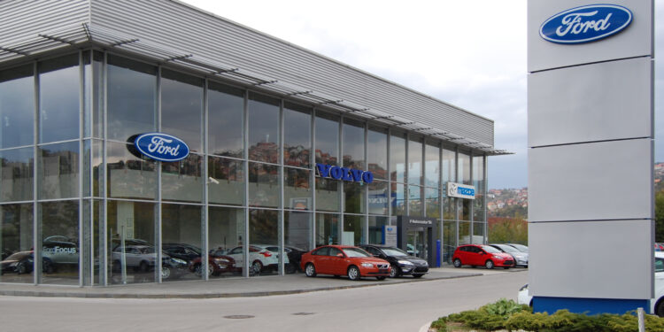 Is the Florida Government Enforcing Middlemen in the Auto Industry?