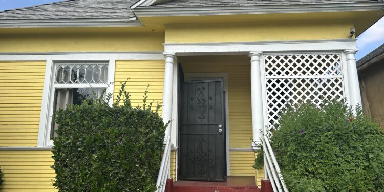 In Los Angeles, a Tiny School Lets Young People Direct Their Own Education