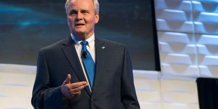 Decades After Assisting the Polish Underground in the USSR, an Economist Will Receive Poland’s Highest Honor