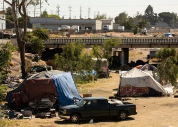 Red States, Blue States: A Tale of Two Economies