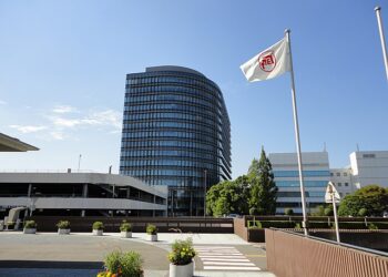 Toyota’s Pratt wisely puts automotive eggs in many baskets