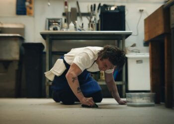 The Bear’s Out-Stuck Neck 