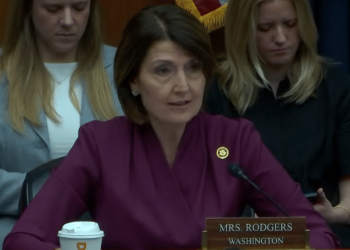 Congress pushes bill to break the internet and censor websites—again