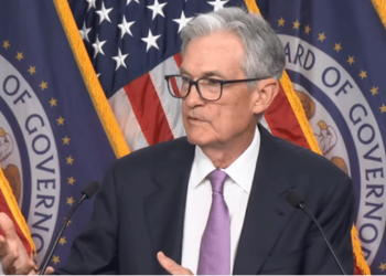 Fed cuts interest rates as Powell acknowledges “cooling” labor markets. Central bank projects unemployment to continue rising.