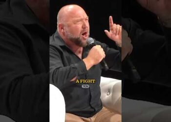 Alex Jones Fires Up the Crowd