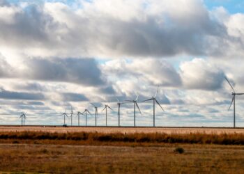 Will wind and solar hammer hydro in Washington State?