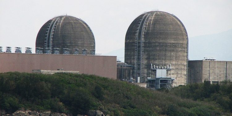 Taiwan closes its last nuclear power plant, then days later, plans a referendum to reopen it