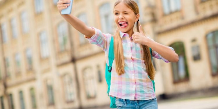 Seven Minutes Outside: The Collapse of Childhood Play