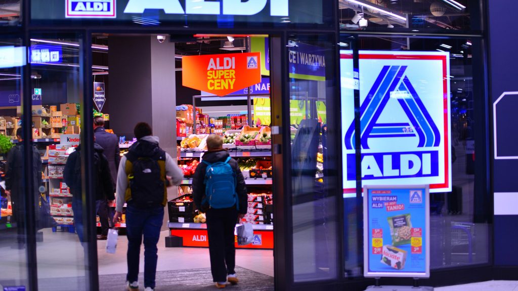 Aldi ditched plastic bags: Does that actually help the environment?