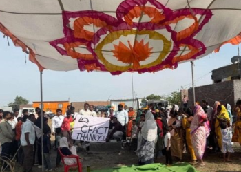 CFACT drills drinking well for Mahada housing settlement in India