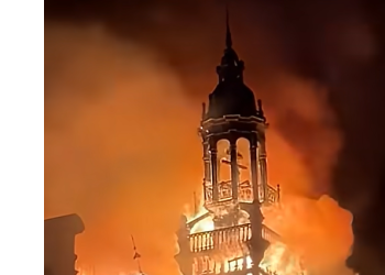 The Left set France -- fire watch Limoges city hall collapse